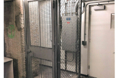 Chain link fence gate